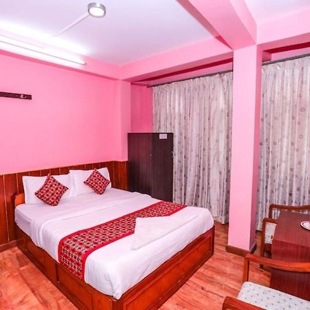 Hotel Plumeria Inn Kathmandu Exteriör bild