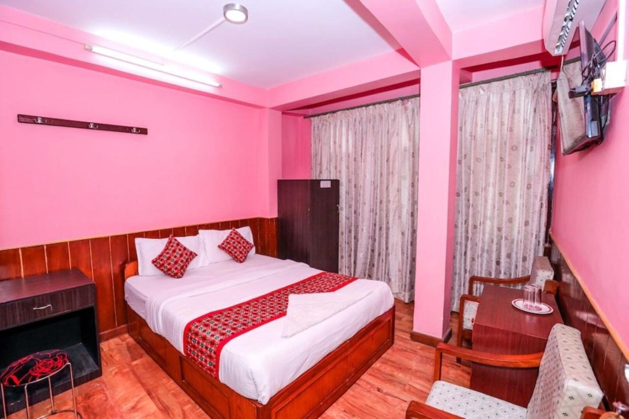Hotel Plumeria Inn Kathmandu Exteriör bild