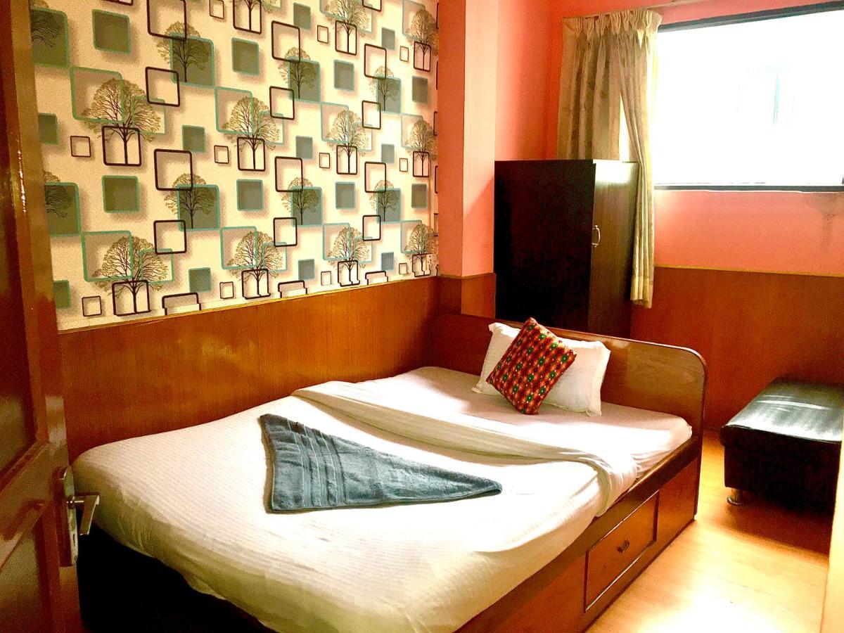 Hotel Plumeria Inn Kathmandu Exteriör bild