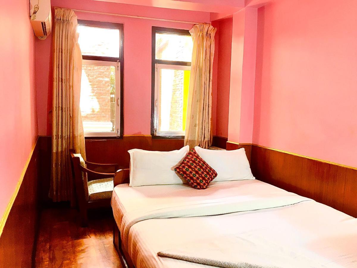 Hotel Plumeria Inn Kathmandu Exteriör bild